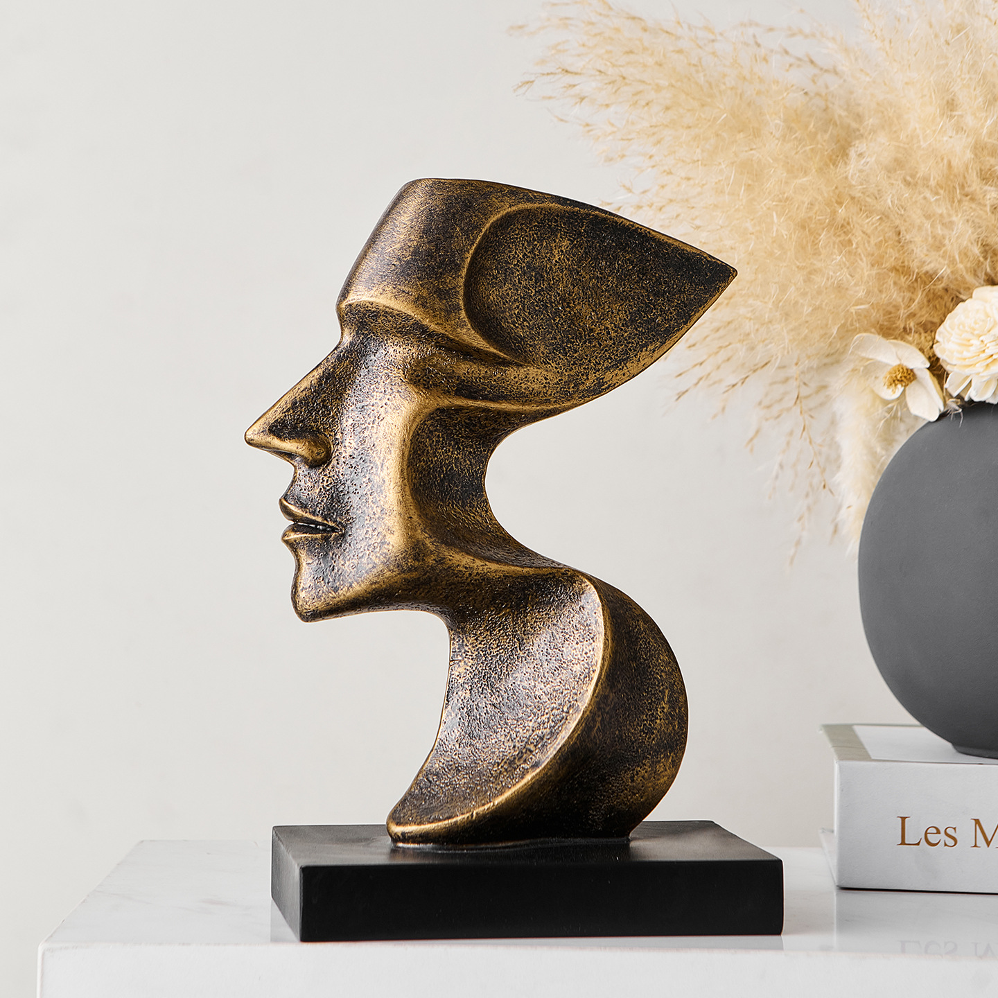 Creative Human Figurine Sculpt - Resin Art For Anniversary Gift recension och pris