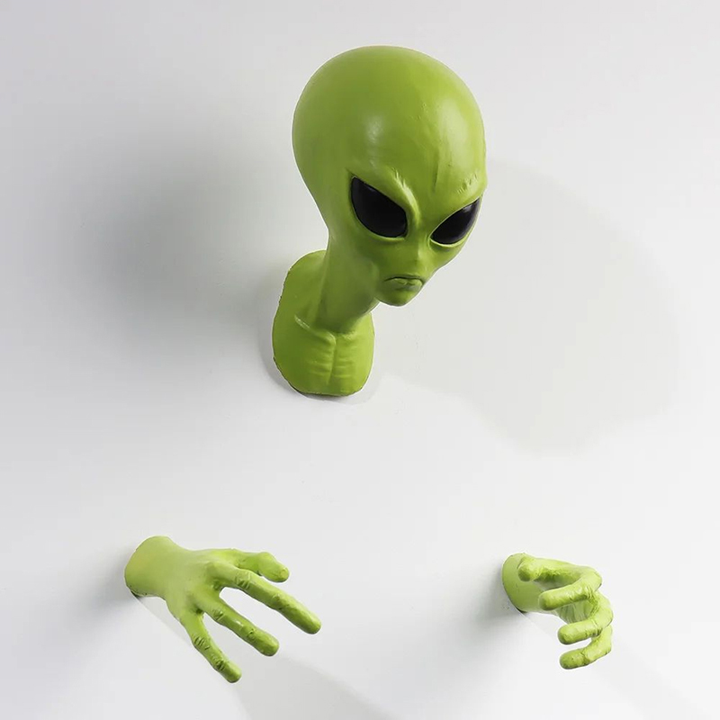 Green Alien UFO Visitor 51 Are - Resin Art Furniture recension och pris