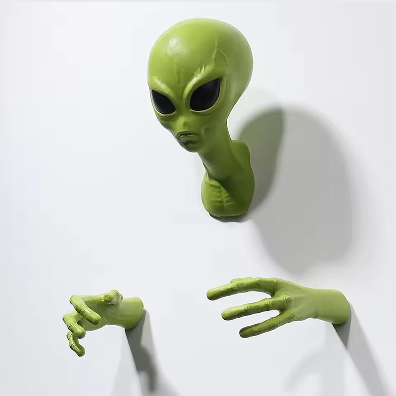 Green Alien UFO Visitor 51 Are - Resin Art Furniture recension och pris
